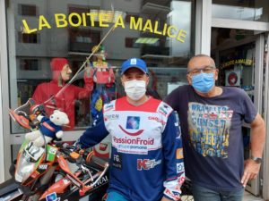 DÉPÔT VENTE NO 3 POUR POMPY DANS L AGGLOMERATION DIJONNAISE. La Boîte à MALICES Dijon-Déguisements-Cotillons ... Magasin de vente et location de déguisements, farces et attrapes, maquillages, feux d'artifices sur Dijon et la Bourgogne. Un grand merci à ce partenaire du Team Pompy 21 en rallye raid depuis 4 ans. Qui s investit pour l opération pompy et les pompiers de Bourgogne.   Vous souhaitez votre pompy ? Chaque pompy acheté permettra de offrir un pompy aux ambulances des sapeurs pompiers de BOURGOGNE.  #pompy #bouvierrallyeraid #laboiteamalices